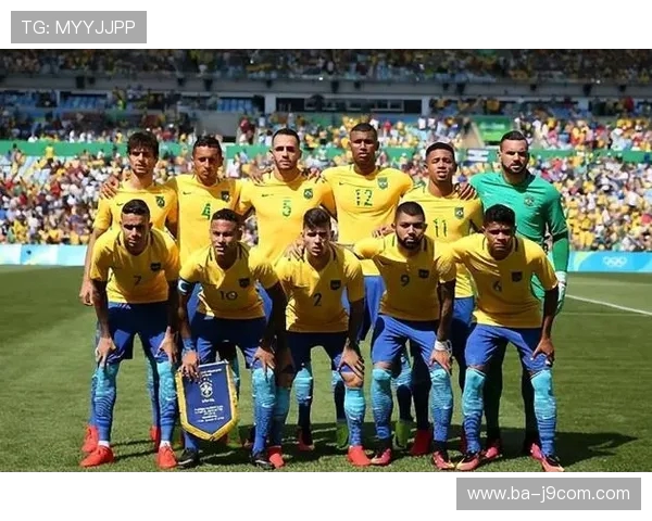 足球比赛中为何禁止球员用手接触足球 规则背后的历史与原因分析